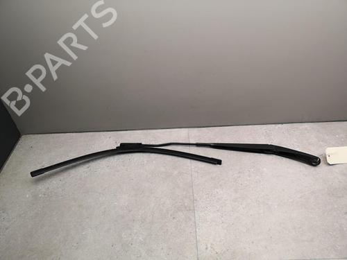 Used Front windshield wiper arm RENAULT CLIO III (BR0/1, CR0/1) 1.5 dCi (BR17, CR17) (86 hp) 25561522