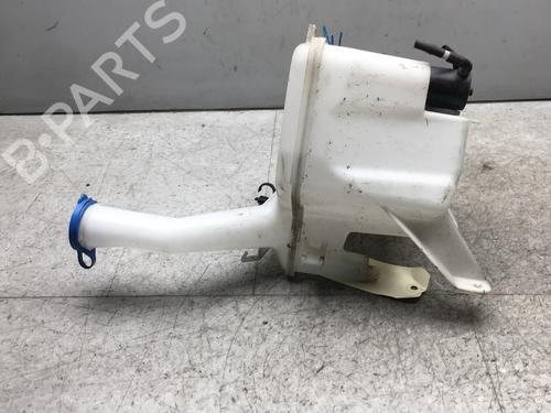 Używane Zbiornik płynu spryskiwaczy TOYOTA YARIS (_P9_) 1.3 VVT-i (SCP90_, SCP90R) (87 hp) 25547025