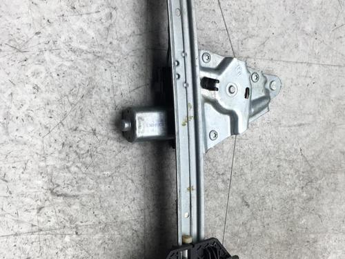 Used Rear left window mechanism DACIA SANDERO II 1.5 Blue dCi 95 (B8JL) (95 hp) 25551451