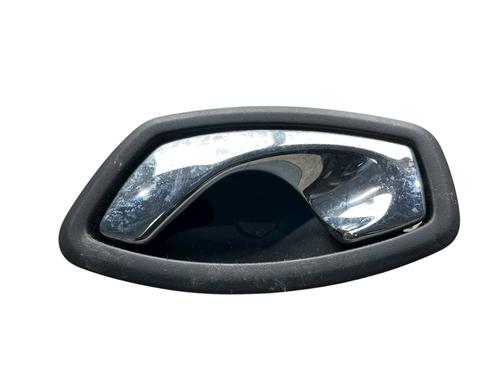 Venstre bagtil invendig håndtag RENAULT CAPTUR I (J5_, H5_) 1.5 dCi 90 (J5N4, J5M5, J5MW, J5M6, J5AL, J5AJ) (90 hp) 25545374