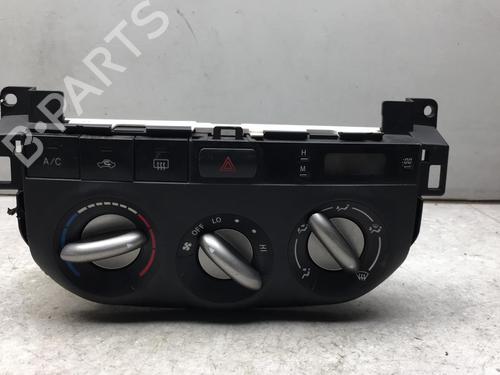 Airco bedieningspaneel TOYOTA RAV 4 II (_A2_) 2.0 D 4WD (CLA20_, CLA21_, CLA20R, CLA21R) (116 hp) 25534088
