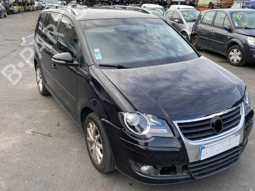 Venstre bak beltestrammer VW TOURAN (1T1, 1T2) 2.0 TDI 16V | BP25572623C89 