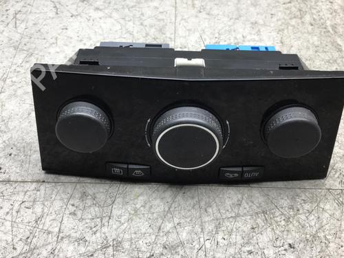 Used Climate control Climate control OPEL ZAFIRA / ZAFIRA FAMILY B (A05) 1.9 CDTI (M75) (150 hp) 25571829 25571829