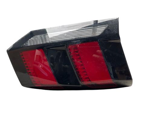 left-tailgate-light-peugeot-5008-ii-mc_-mj_-mr_-m4_-2016-32024860 main image