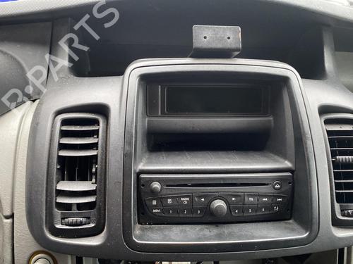 Left headlight RENAULT TRAFIC II Van (FL) 2.0 dCi 90 (FL0H, FL00, FL01, FL0M, FL0P, FL0S) | BP25579835C28 - Image 15