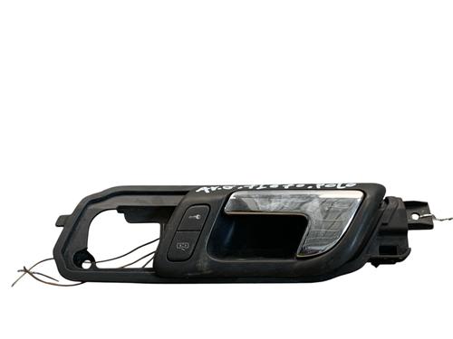 Venstre foran invendig håndtak VW POLO (9N_, 9A_) 1.4 TDI (70 hp) 25572757