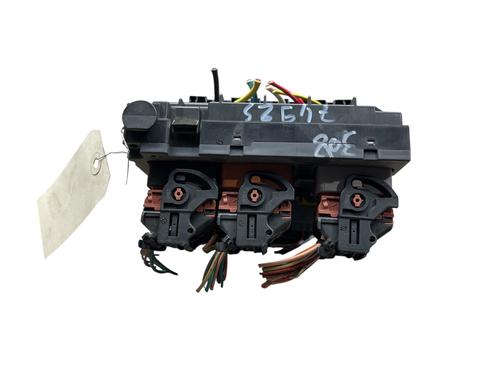 Used Fuse box Fuse box PEUGEOT 308 I (4A_, 4C_) 1.6 HDi (109 hp) 32097987 32097987