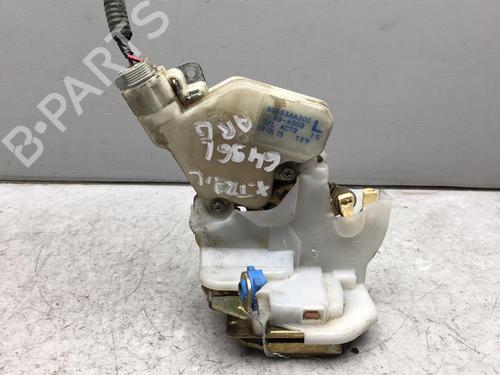 Used Rear left lock NISSAN X-TRAIL I (T30) 2.2 Di 4x4 (114 hp) 25539022