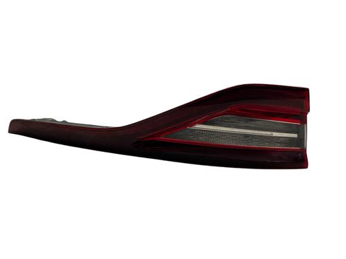 right-tailgate-light-renault-megane-iv-hatchback-b9amn_-2015-34220322 main image