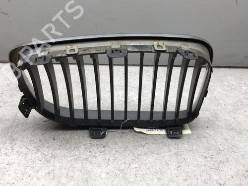 Used Grille BMW 1 (E87) 118 d (143 hp) 25557332