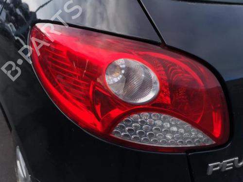 Right taillight PEUGEOT 206+ (2L_, 2M_) 1.4 HDi eco 70 | BP25532476C35 