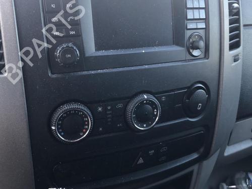 Front right lock MERCEDES-BENZ SPRINTER 3-t Van (B906) 214 CDI (906.611, 906.613) | BP25515132C97 