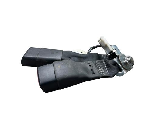 Used Seat buckle Seat buckle TOYOTA YARIS (_P13_) 1.4 D (NLP130_, NLP130) (90 hp) 30855834 30855834