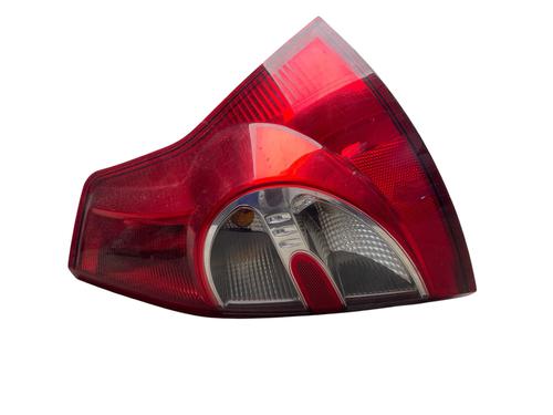 right-taillight-dacia-sandero-2008-33743229 main image