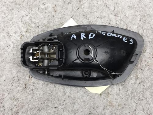 Højre bagtil invendig håndtag RENAULT MEGANE III Hatchback (BZ0/1_, B3_) 1.5 dCi (BZ1G, BZ1W, BZ0R) (95 hp) 25521813