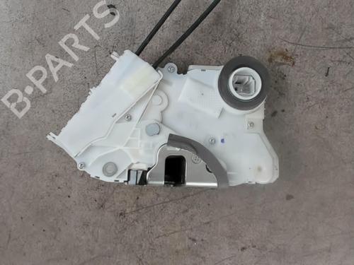 Used Front right lock TOYOTA YARIS (_P9_) 1.4 D-4D (NLP90_, NLP90R) (90 hp) 25519369