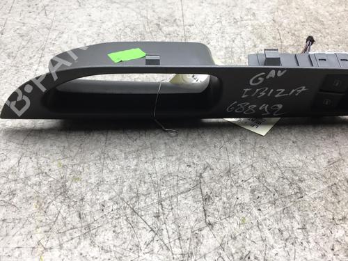 Fensterheberschalter links vorne für SEAT IBIZA III (6L1) 1.9 TDI (100 hp) 25529216