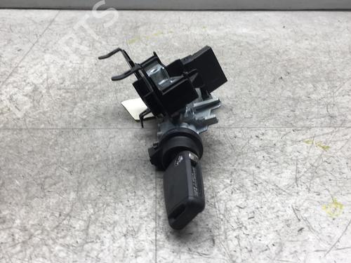 Used Ignition barrel Ignition barrel VW POLO VI (AW1, BZ1, AE1) 1.0 TSI (95 hp) 25561579 25561579