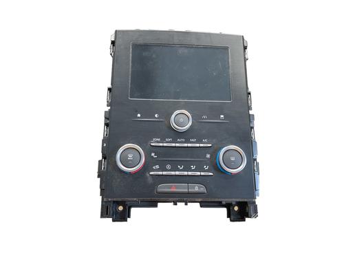 display-monitor-renault-megane-iv-hatchback-b9amn_-2015-25511915 main image