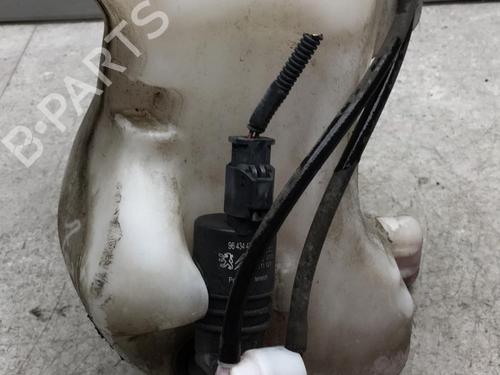 Used Windscreen washer tank PEUGEOT 3008 I MPV (0U_) 1.6 HDi (114 hp) 25581135