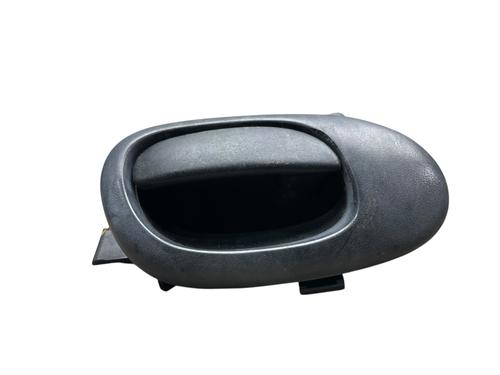Used Front left interior door handle Front left interior door handle PEUGEOT 206 Hatchback (2A/C) 1.4 i (75 hp) 28211970 28211970