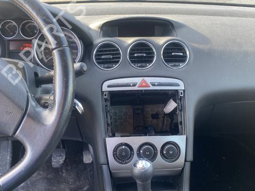 Fuse box PEUGEOT 308 I (4A_, 4C_) 1.6 HDi | BP32024937E1