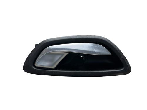 Used Rear right interior door handle Rear right interior door handle RENAULT MEGANE IV Hatchback (B9A/M/N_) 1.5 dCi 110 (B9A3) (110 hp) 32777829 32777829