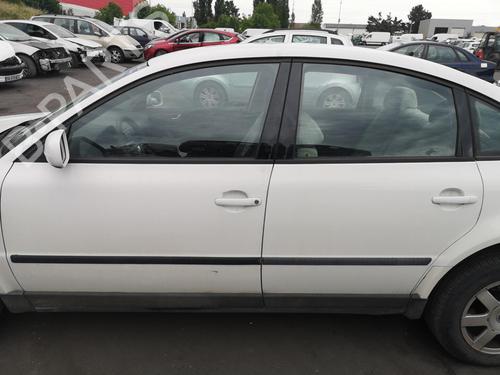 Right headlight VW PASSAT B5 (3B2) 1.9 TDI | BP25556330C29 - Image 4