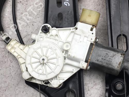 Used Front left window mechanism Front left window mechanism BMW 3 (E90) 330 d (231 hp) 25579716 25579716