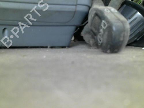 Używane Klapa wlewu paliwa RENAULT SCÉNIC II (JM0/1_) 1.5 dCi (JM0F) (82 hp) 25524126
