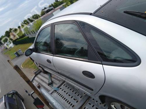 Right headlight RENAULT LAGUNA I (B56_, 556_) 1.9 dCi (B56W) | BP25583415C29 