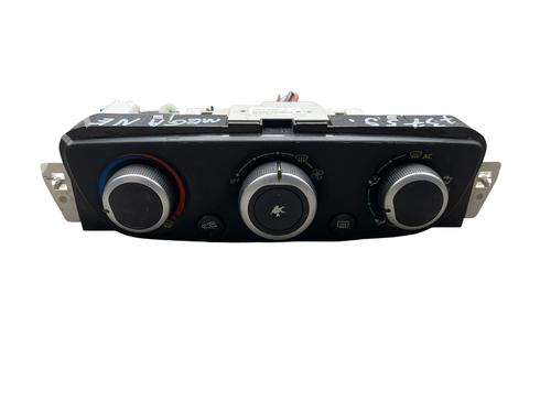 AC Styreenhet / Manøvreringsenhet RENAULT MEGANE III Hatchback (BZ0/1_, B3_) 1.5 dCi (BZ09, BZ0D, BZ1W, BZ29, BZ14) (110 hp) 26410358