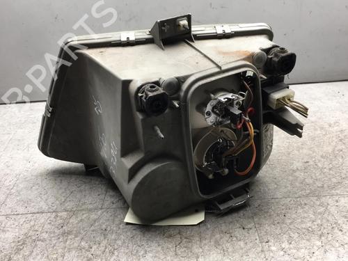 Used Right headlight Right headlight MERCEDES-BENZ VITO Van (W638) 112 CDI 2.2 (638.094) (122 hp) 25579330 25579330