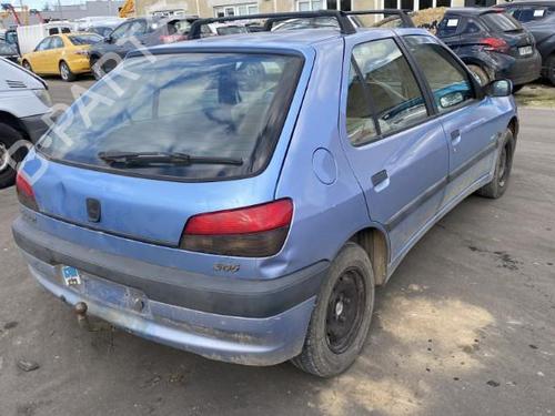 Left front door PEUGEOT 306 Hatchback (7A, 7C, N3, N5) 1.9 D | BP25548752C2