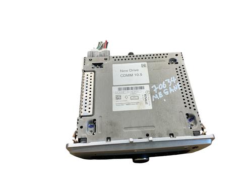 radio-renault-megane-iii-hatchback-bz01_-b3_-2008-25574768 main image