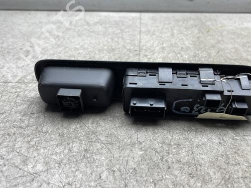 Left front window switch PEUGEOT 5008 (0U_, 0E_) 1.6 HDi | BP25572477I27 
