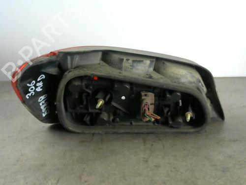 Højre baglygte PEUGEOT 306 Hatchback (7A, 7C, N3, N5) 1.6 (89 hp) 25552467