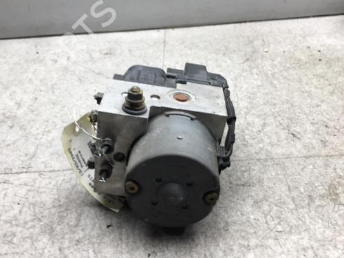Used ABS pump ABS pump TOYOTA YARIS (_P1_) 1.0 (SCP10_, SCP10R) (68 hp) 25566436 25566436