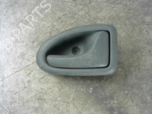 Used Front left interior door handle RENAULT MEGANE I (BA0/1_) 1.6 16V (BA04, BA0B, BA11, BA1J, BA16, BA19, BA1K, BA1V,... (107 hp) 25537133
