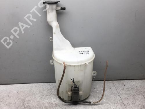 Used Windscreen washer tank TOYOTA YARIS (_P1_) 1.4 D-4D (NLP10_, NLP10R) (75 hp) 25547304