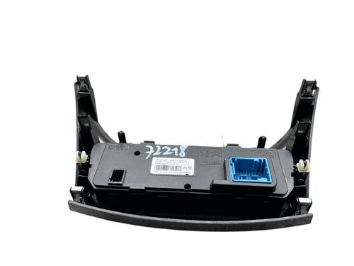 Used Climate control Climate control PEUGEOT 2008 I (CU_) 1.2 THP 110 / PureTech 110 (110 hp) 31193454 31193454