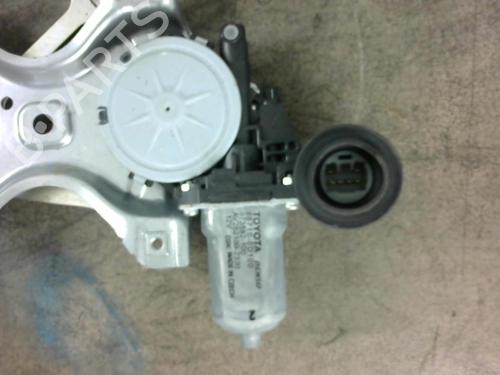 Front right window mechanism TOYOTA YARIS (_P9_) 1.4 D-4D (NLP90_, NLP90R) | BP25584010C23 