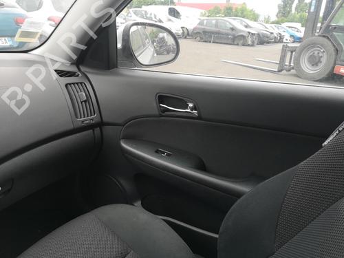 Switch HYUNDAI i30 Estate (FD) 1.6 CRDi | BP25579955I30  - Image 27