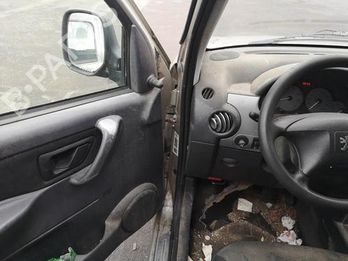 Right front seat PEUGEOT PARTNER MPV (5_, G_) 1.6 HDi 90 | BP25525247C16 - Image 16