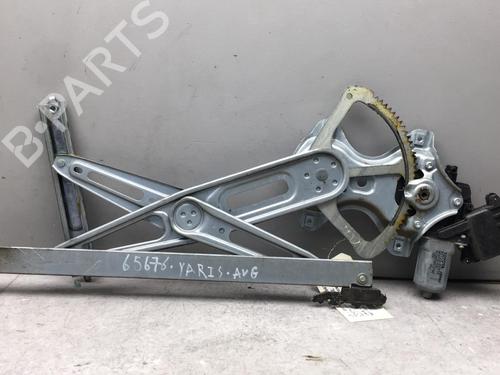 Lève-vitre avant gauche TOYOTA YARIS (_P9_) 1.3 VVT-i (SCP90_, SCP90R) (87 hp) 25556594
