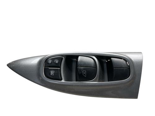 Used Left front window switch NISSAN JUKE (F15) 1.5 dCi (110 hp) 25528100