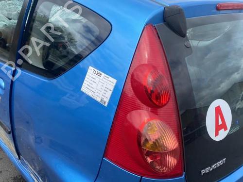 Right taillight PEUGEOT 107 (PM_, PN_) 1.4 HDi | BP25529697C35 