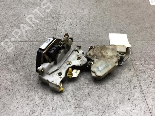 Fechadura trás esquerda Fechadura trás esquerda NISSAN TERRANO II (R20) 3.0 Di 4WD (154 hp) 25546769 25546769