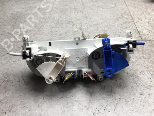 climate-control-renault-clio-iv-bh_-2012-2013-2014-2015-2016-2017-2018-2019-2020-2021-25546696 main image