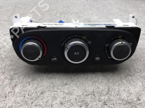 Climate control RENAULT CLIO IV (BH_) 1.5 dCi 75 | BP25551007I5
